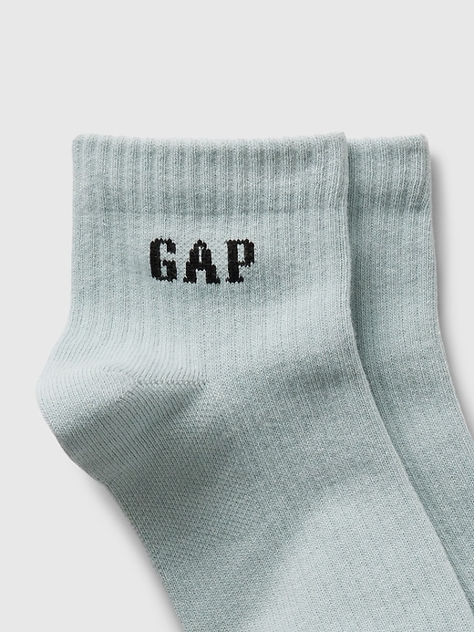 Image number 2 showing, Gap Logo Quarter Crew Socks