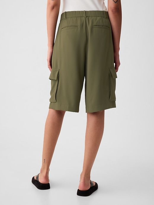 Image number 4 showing, 365 Mid Rise Cargo Bermuda Shorts