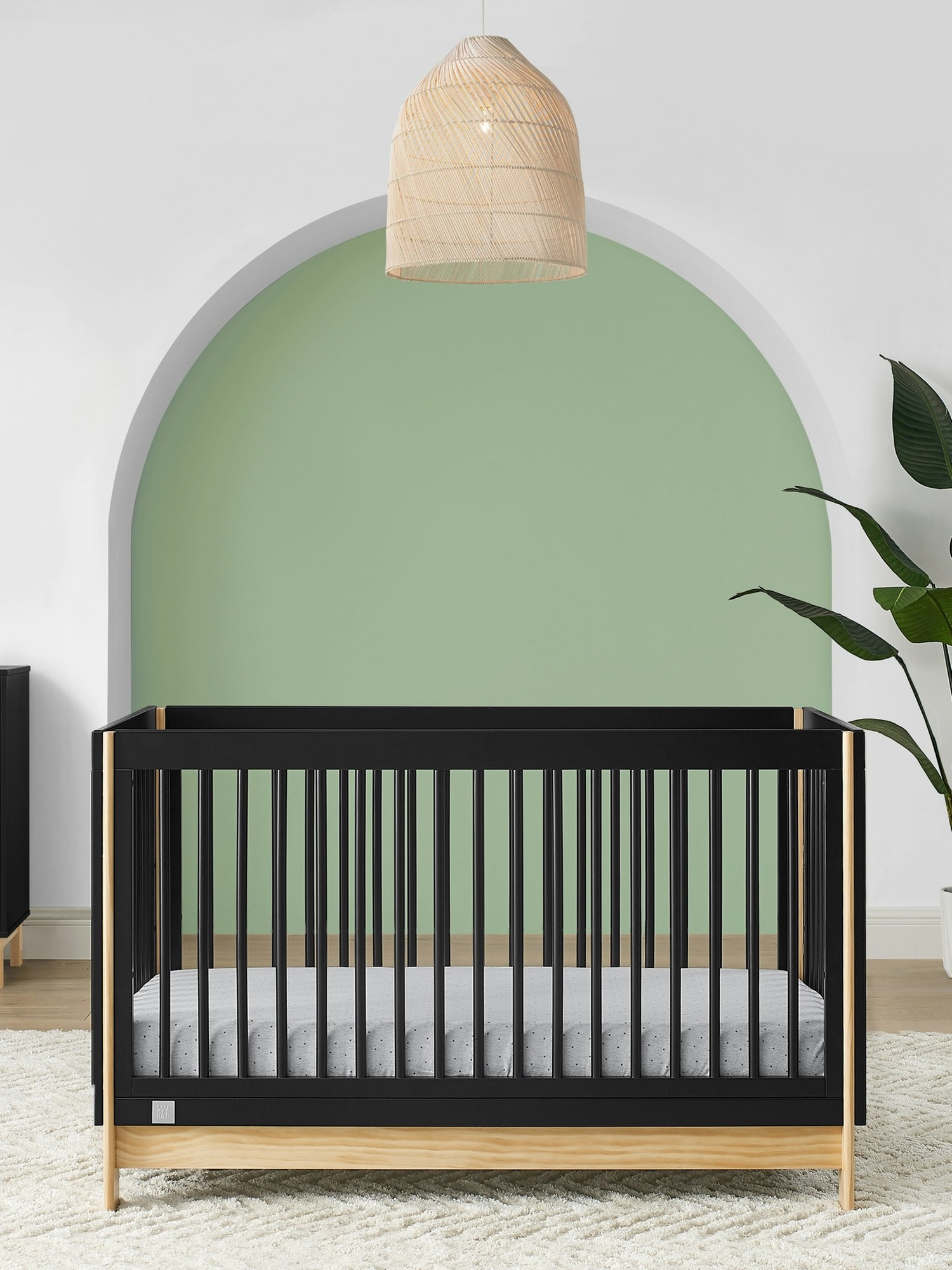 Black and natural wood 2025 crib