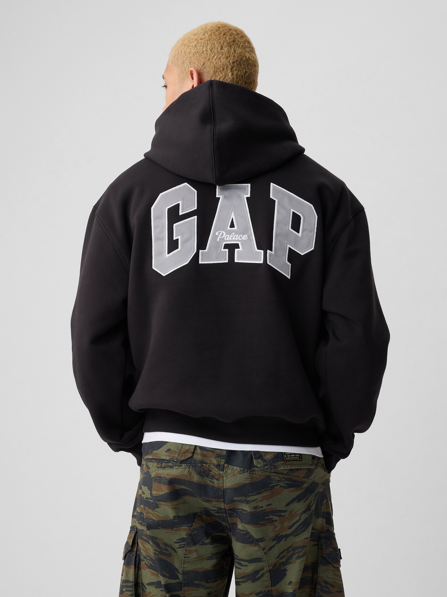 カラーブラックPalace Gap Hood black Mサイズ