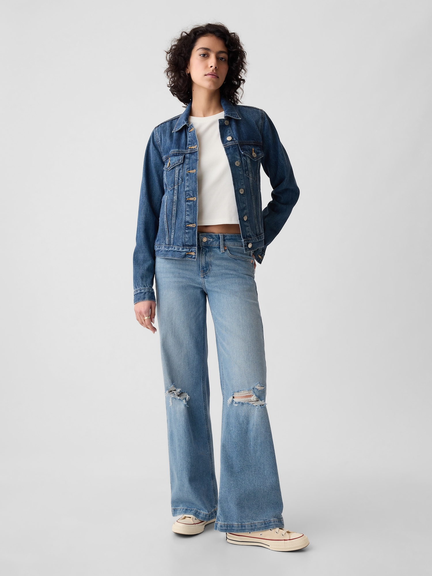 Shop Gap Low Rise Stride Wide-leg Jeans In Light Indigo