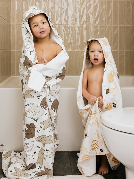 Image number 4 showing, OneBerrie Hooded Large Kids Bath Cotton Bamboo Towel