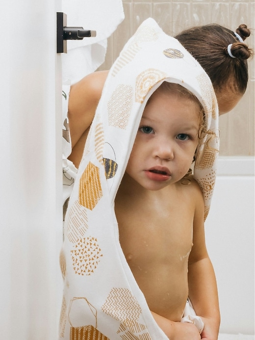 Image number 2 showing, OneBerrie Hooded Large Kids Bath Cotton Bamboo Towel