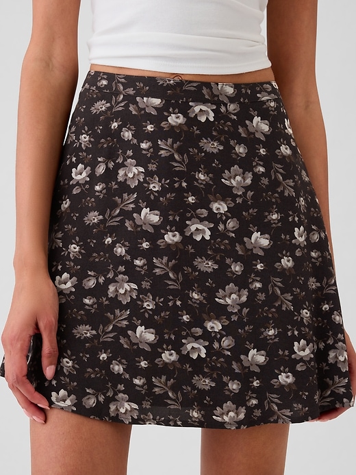 Image number 4 showing, Crepe Floral Mini Skirt