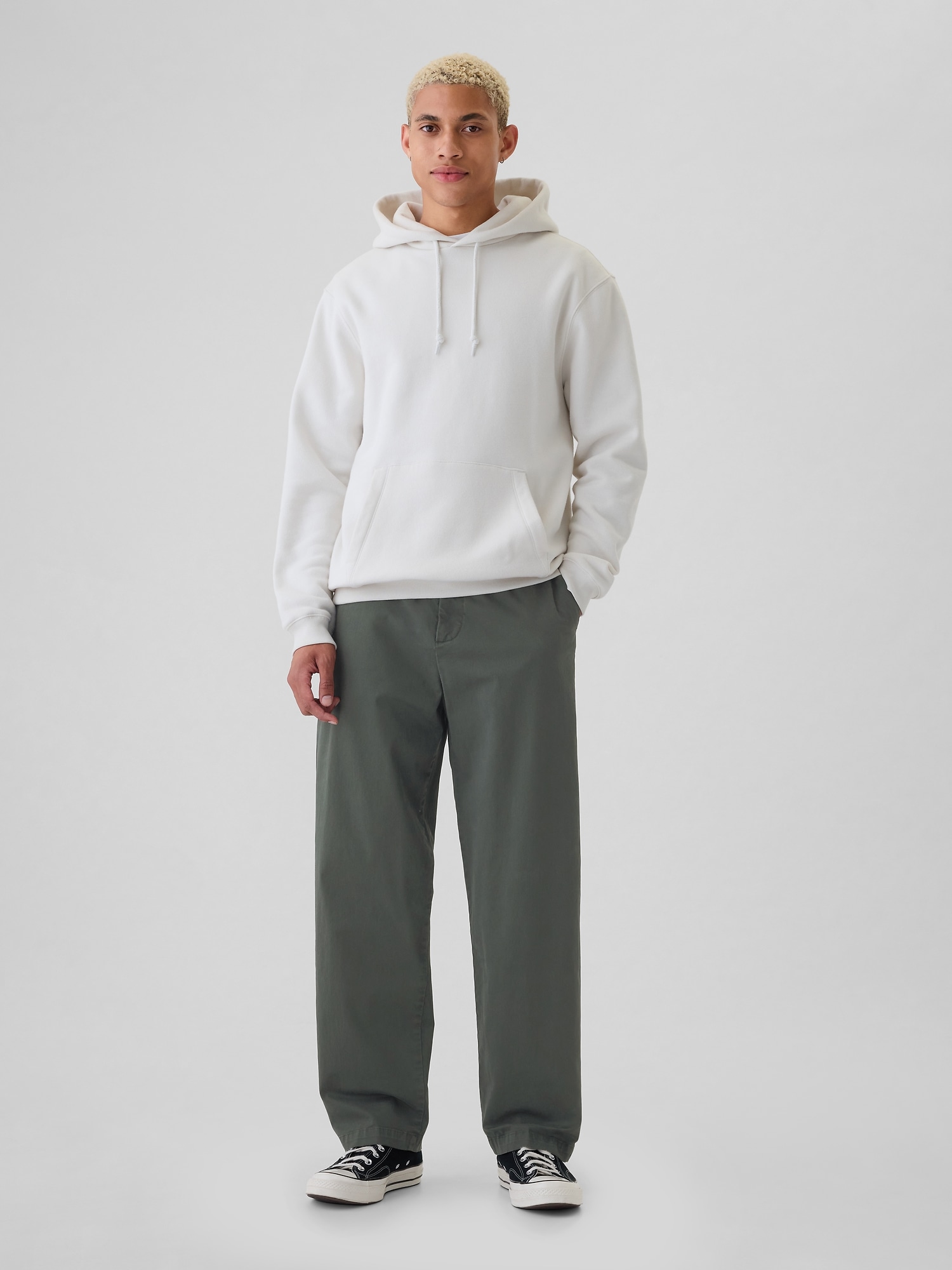 Modern Khakis in Baggy Fit