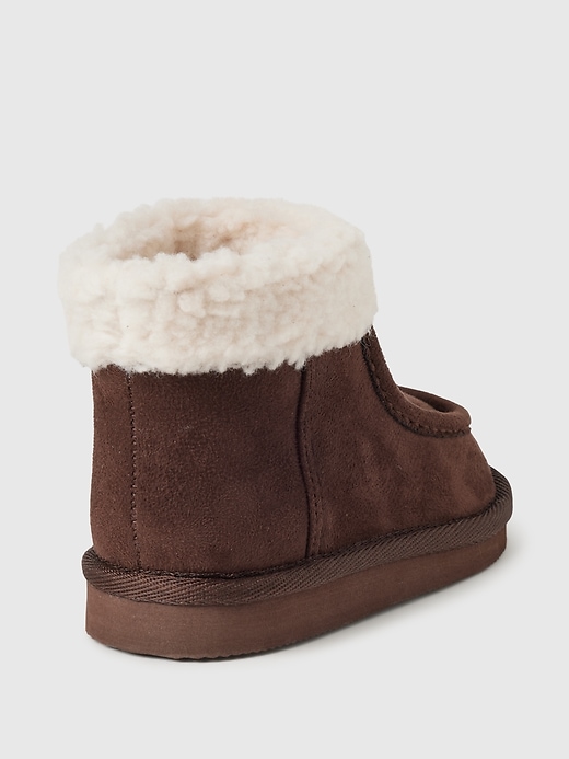 Image number 4 showing, babyGap Cozy Moc Boots