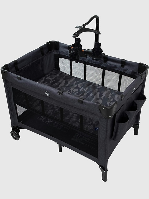 Image number 2 showing, babyGap Deluxe Play Yard