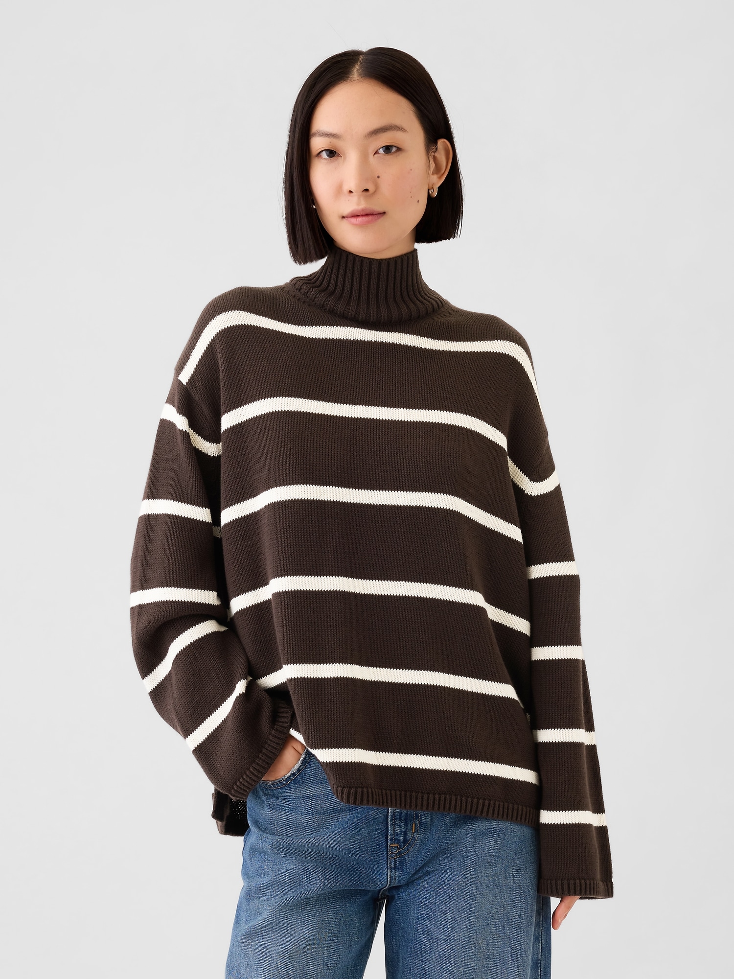 100% Cotton Oversized Split-Hem Mockneck Sweater | Gap