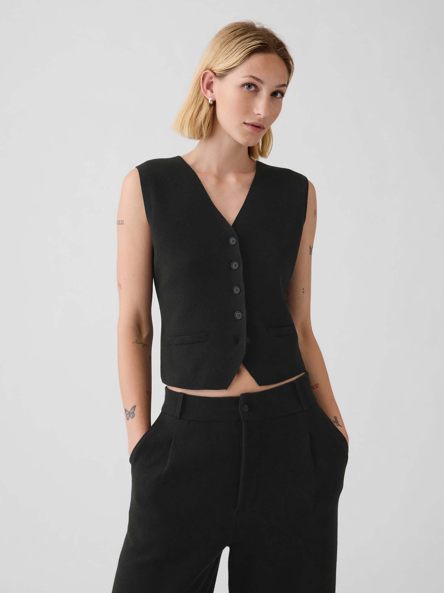 CashSoft Sweater Vest - Black