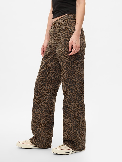 Image number 3 showing, Mid Rise &#39;90s Loose Cheetah Cargo Jeans