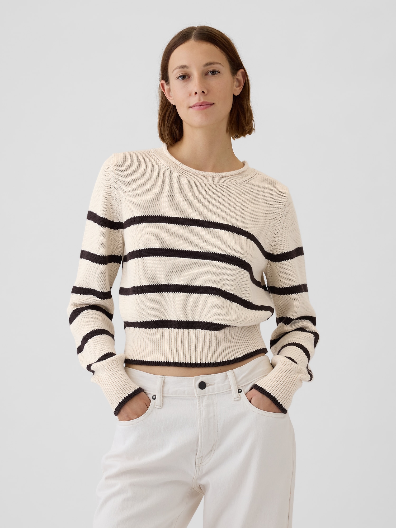 Shrunken Roll Neck Sweater - Beige