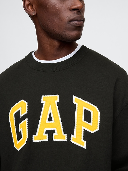 Image number 4 showing, Gap Logo Sweatshirt