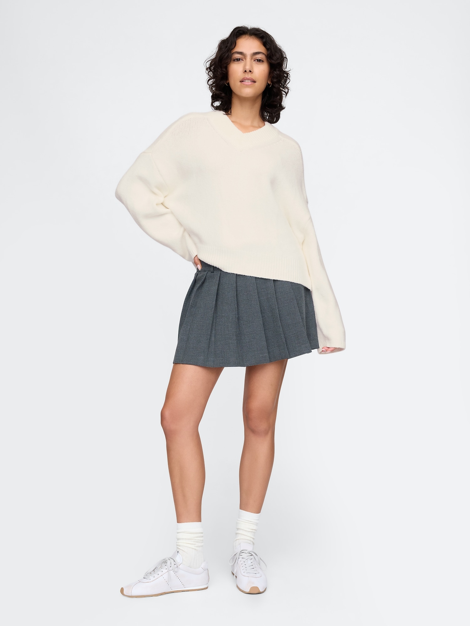 Pleated skirt gap hotsell