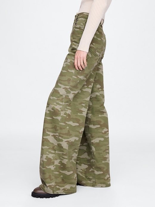 Image number 3 showing, Mid Rise Camo Baggy Jeans