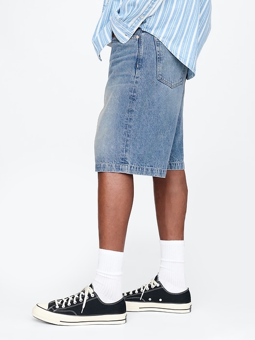 Image number 3 showing, '90s Loose Denim Shorts