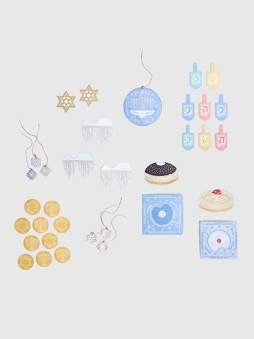 Image number 3 showing, Make It Festive Hanukkah Decor Kit