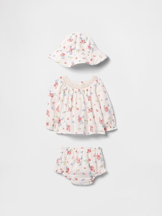 Image number 1 showing, Baby Crinkle Gauze Outfit Set