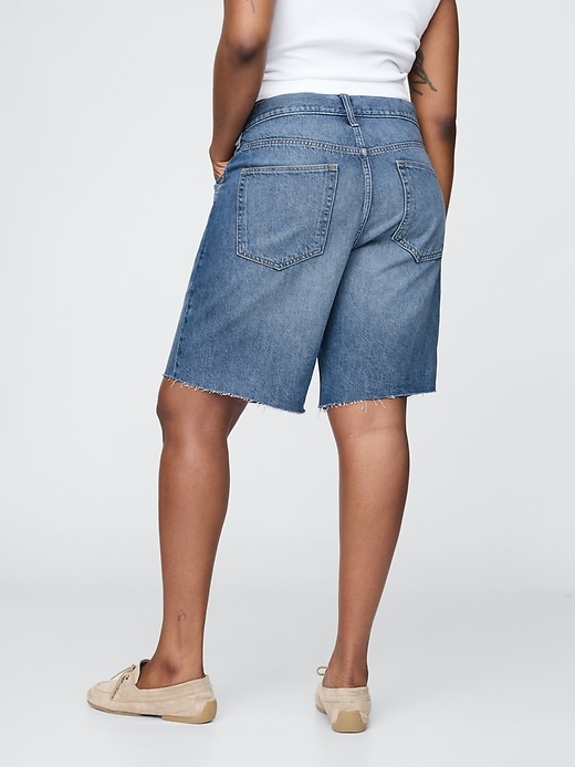 Image number 7 showing, 8" Mid Rise '90s Loose Denim Bermuda Shorts