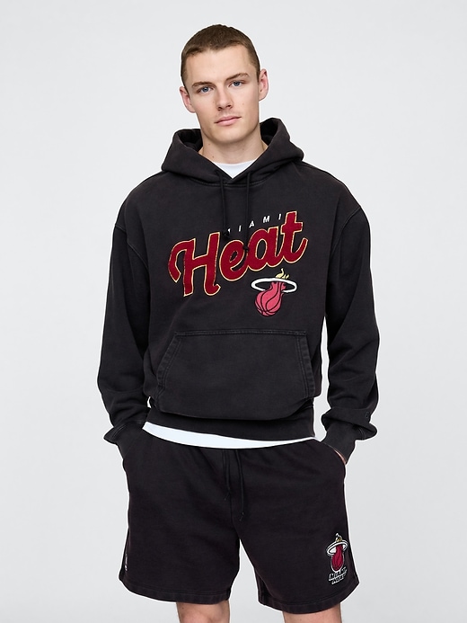 Image number 1 showing, NBA Miami Heat Logo Heavyweight Hoodie