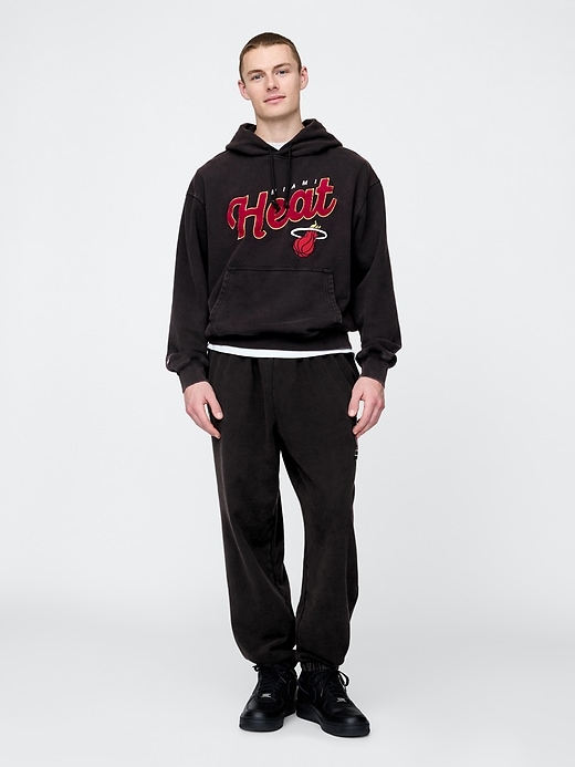 Image number 1 showing, NBA Miami Heat Logo Heavyweight Joggers