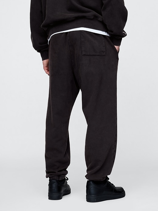 Image number 4 showing, NBA Miami Heat Logo Heavyweight Joggers