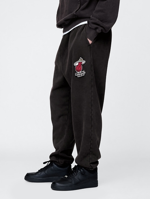 Image number 3 showing, NBA Miami Heat Logo Heavyweight Joggers