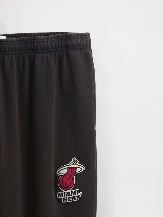 Image number 5 showing, NBA Miami Heat Logo Heavyweight Joggers