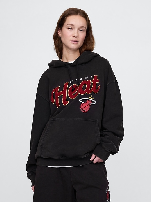 Image number 5 showing, NBA Miami Heat Logo Heavyweight Hoodie