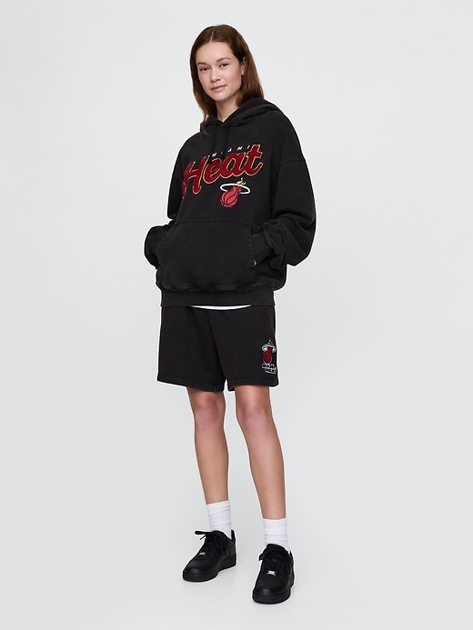 Image number 6 showing, NBA Miami Heat Logo Heavyweight Hoodie