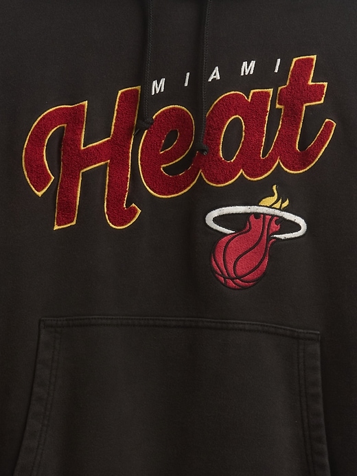 Image number 4 showing, NBA Miami Heat Logo Heavyweight Hoodie