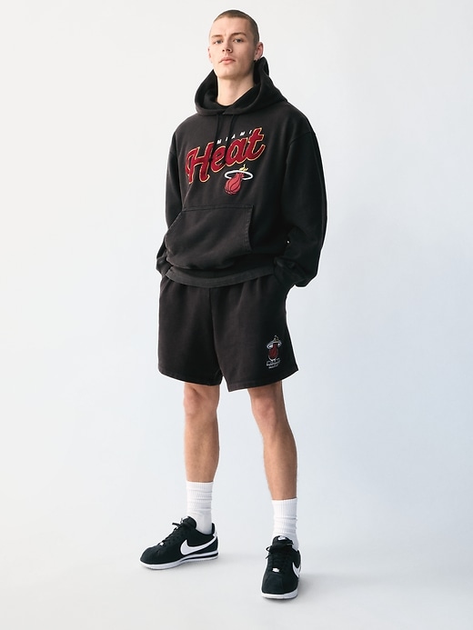 Image number 8 showing, NBA Miami Heat Logo Heavyweight Hoodie