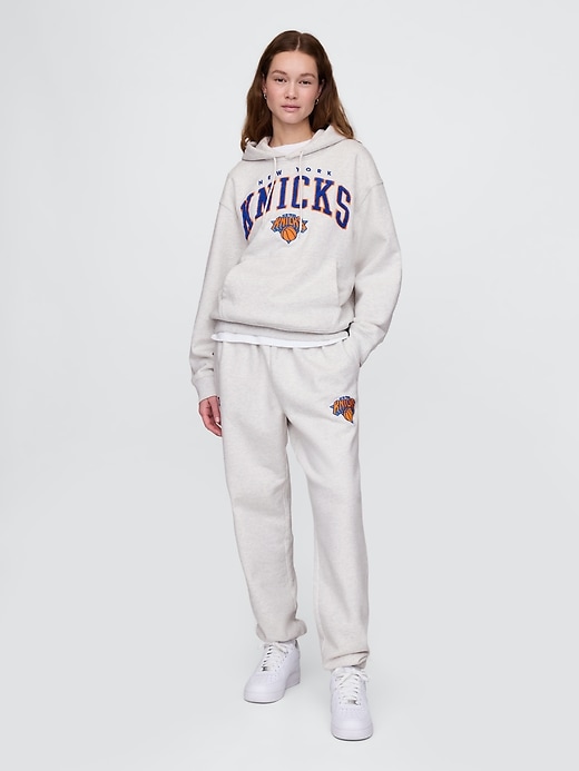 Image number 6 showing, NBA New York Knicks Logo Heavyweight Hoodie