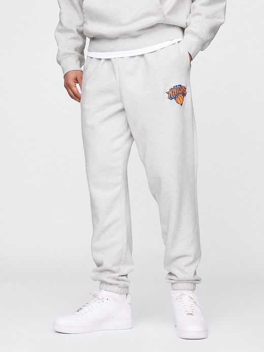 Image number 2 showing, NBA New York Knicks Logo Heavyweight Joggers