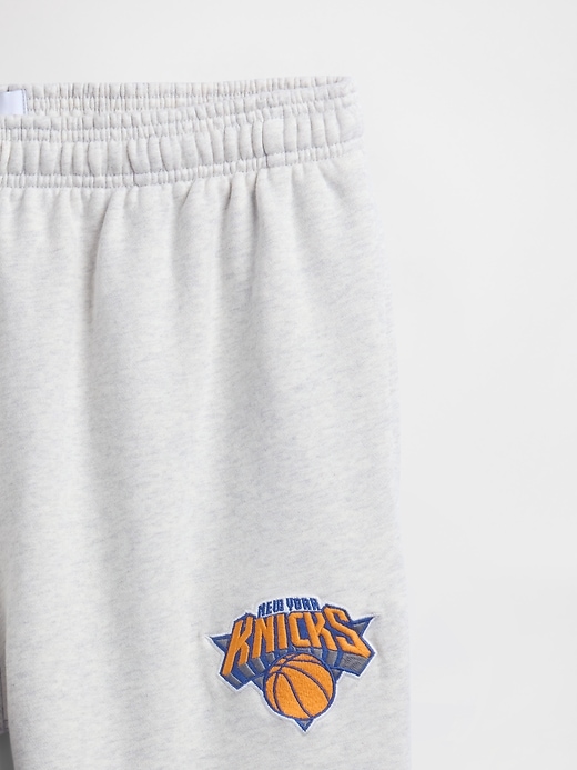 Image number 5 showing, NBA New York Knicks Logo Heavyweight Joggers