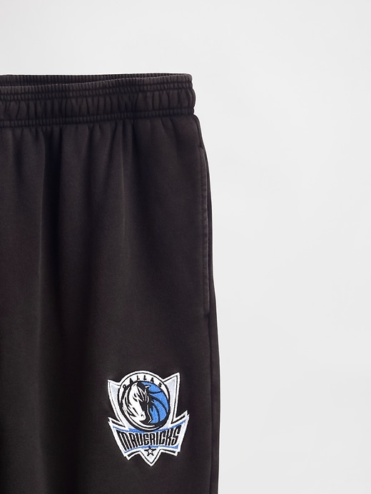 Image number 5 showing, NBA Dallas Mavericks Logo Heavyweight Joggers