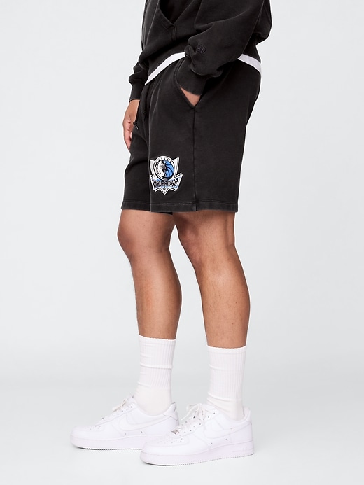 Image number 4 showing, NBA Dallas Mavericks Logo Heavyweight Sweat Shorts