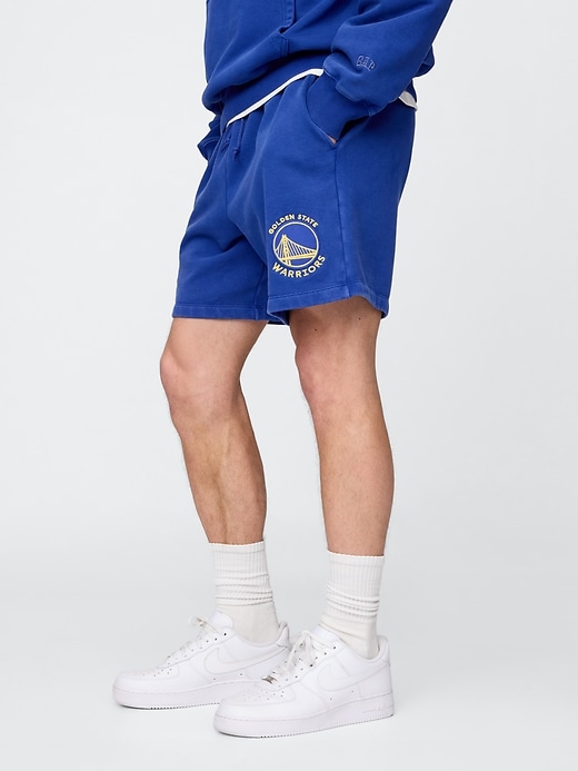 Image number 3 showing, NBA Golden State Warriors Logo Heavyweight Sweat Shorts