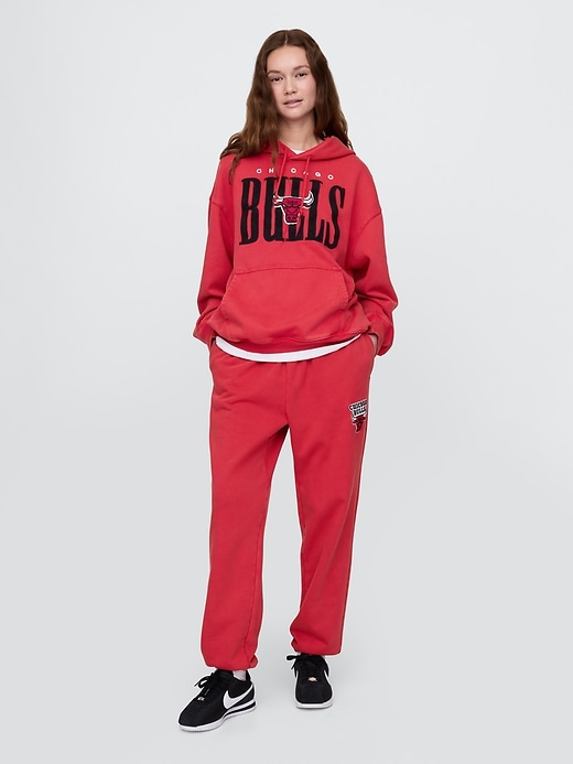 Image number 6 showing, NBA Chicago Bulls Logo Heavyweight Joggers