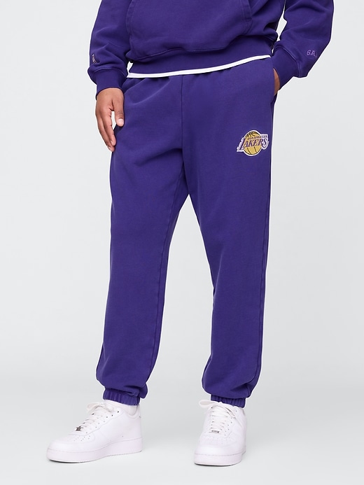 Image number 2 showing, NBA Los Angeles Lakers Logo Heavyweight Joggers