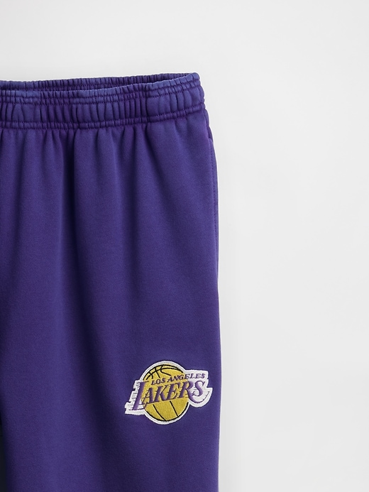 Image number 5 showing, NBA Los Angeles Lakers Logo Heavyweight Joggers