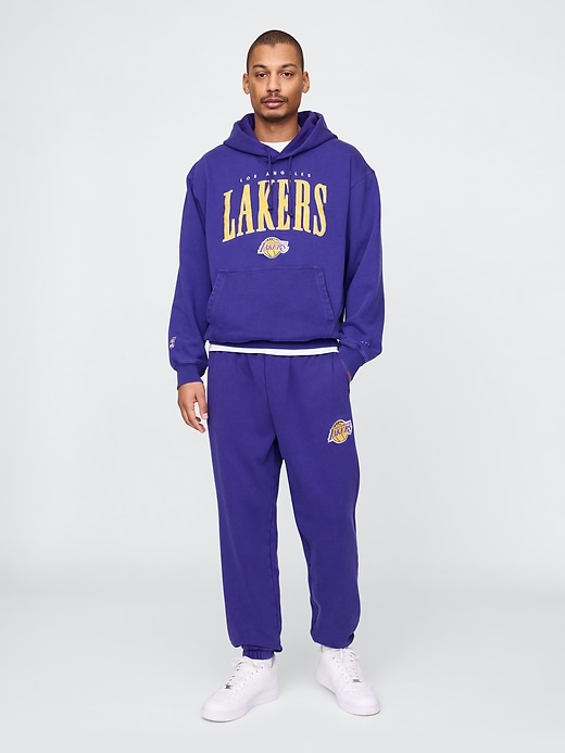 Image number 2 showing, NBA Los Angeles Lakers Logo Heavyweight Hoodie