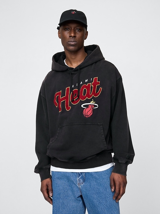 Image number 1 showing, NBA Miami Heat Logo Heavyweight Hoodie